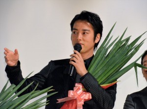 桐谷健太、映画『ビジランテ』完成披露舞台挨拶に登壇