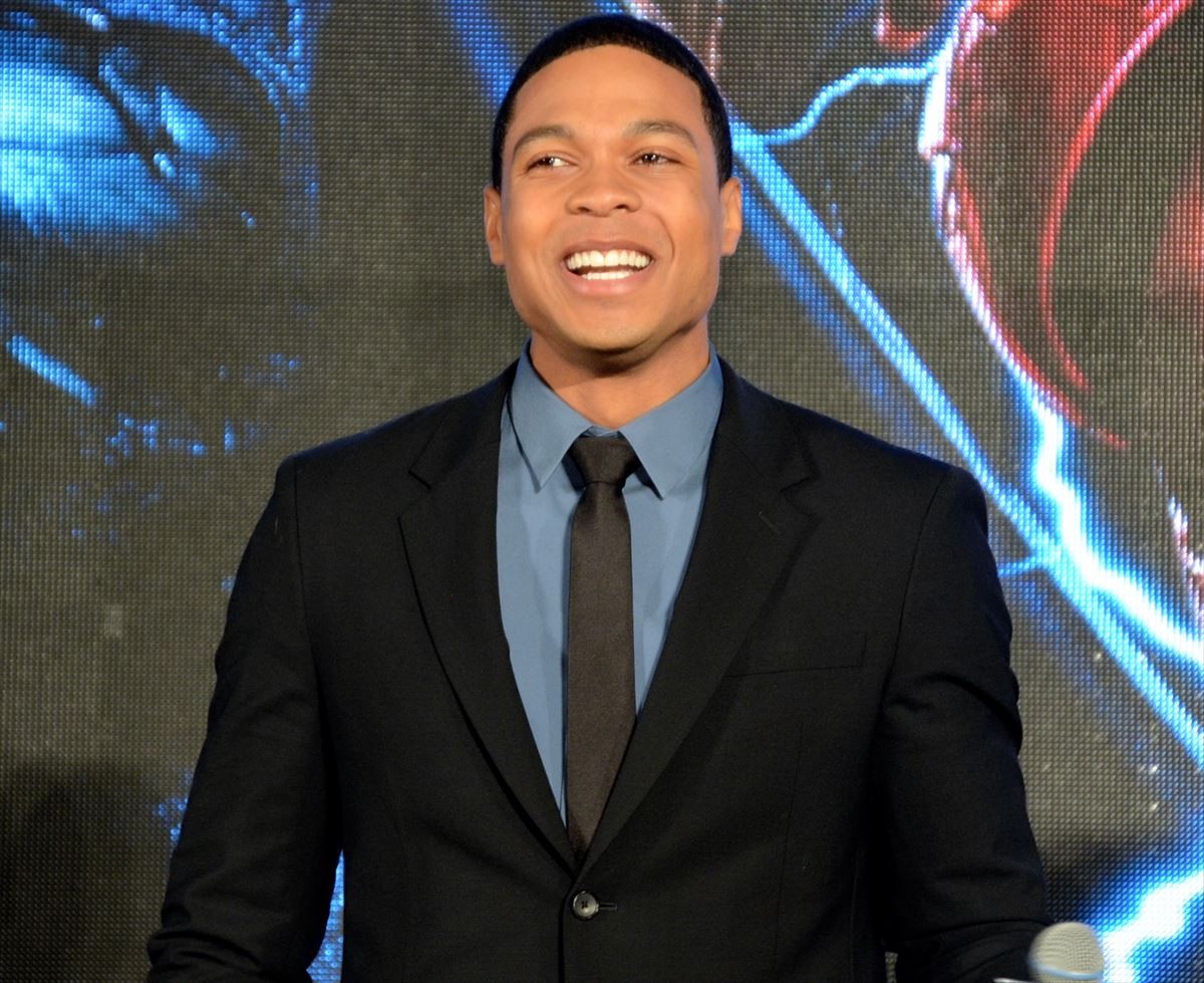 『ジャスティス・リーグ』エズラ・ミラー来日！ 『ハガレン』応援に大盛り上がり