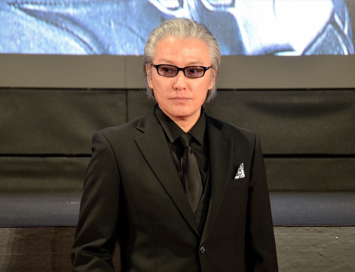 『ジャスティス・リーグ』エズラ・ミラー来日！ 『ハガレン』応援に大盛り上がり