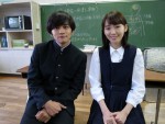 明石家さんまの青春時代を描くドラマ『ずっと笑ってた』で、さんま役を演じる北村匠海と、憧れの同級生役を演じる飯豊まりえ