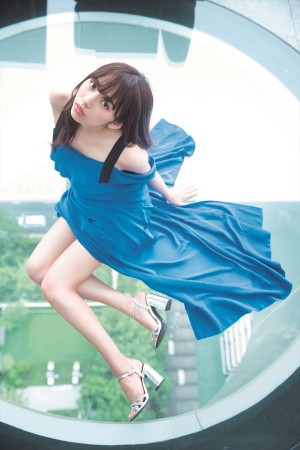乃木坂46・新内眞衣ファースト写真集『どこにいるの？』より