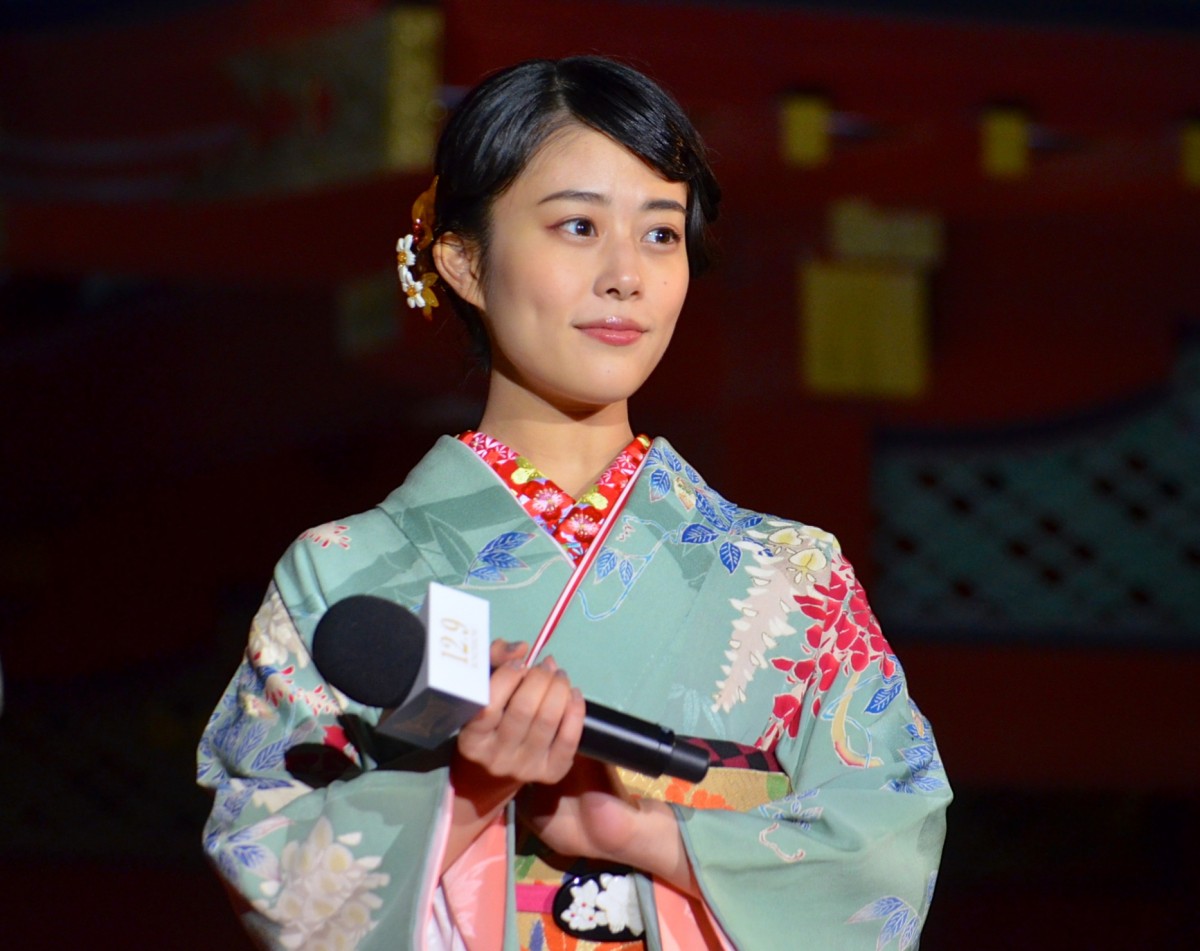 高畑充希、堺雅人の「千歳飴を持てよ」にご立腹？『鎌倉ものがたり』奉納試写会開催