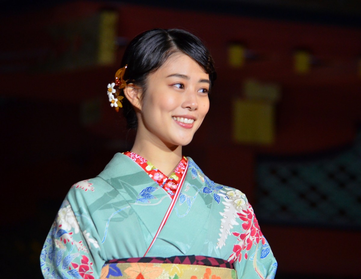 高畑充希、堺雅人の「千歳飴を持てよ」にご立腹？『鎌倉ものがたり』奉納試写会開催