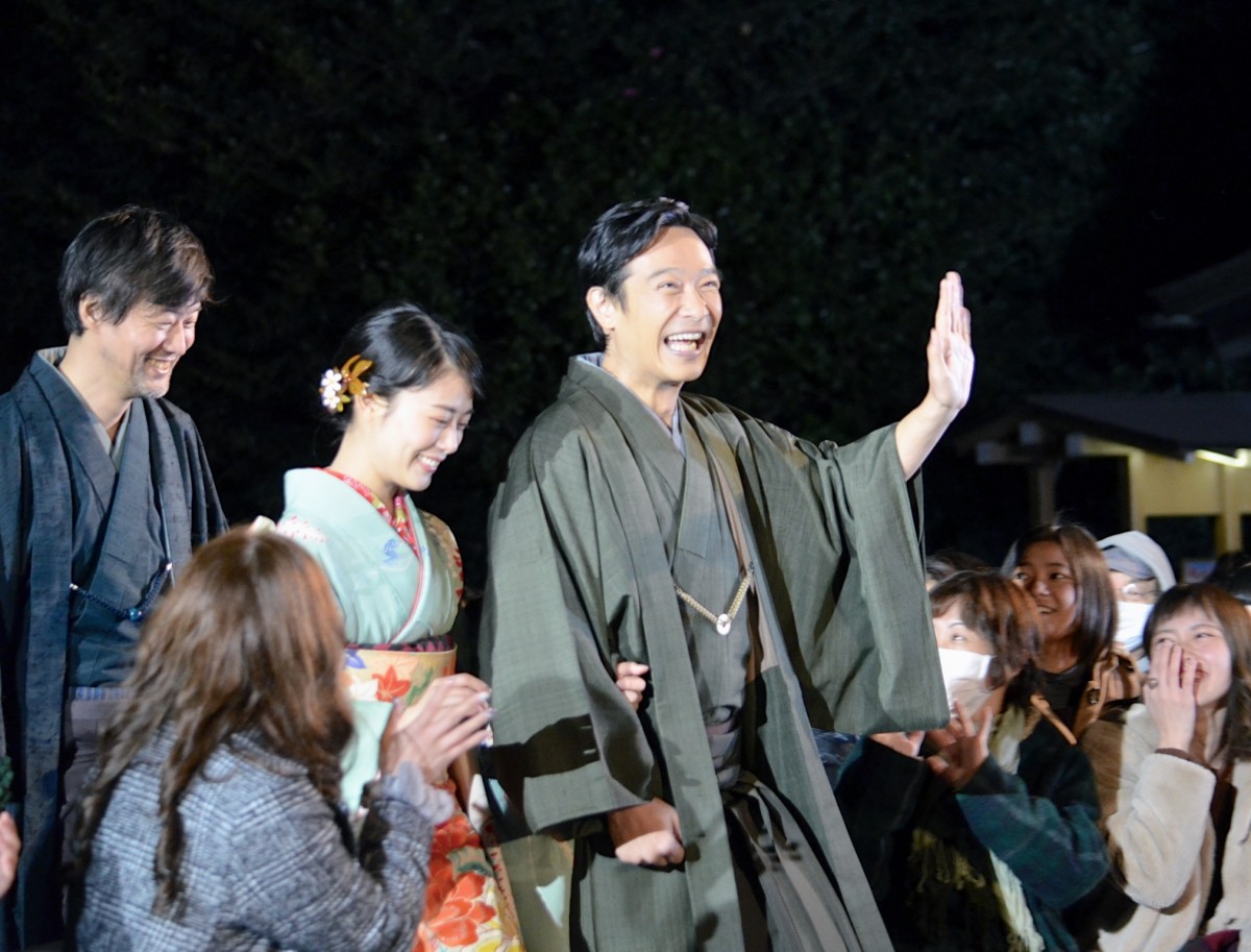 高畑充希、堺雅人の「千歳飴を持てよ」にご立腹？『鎌倉ものがたり』奉納試写会開催