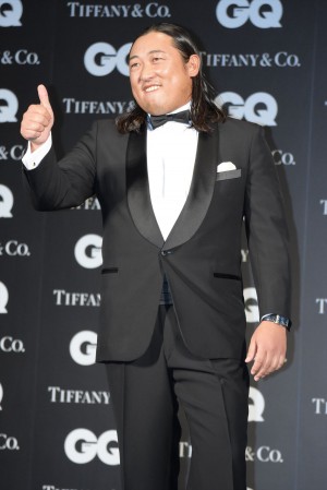 ロバート秋山、『GQ MEN OF THE YEAR 2017』授賞式・記者発表会に登壇