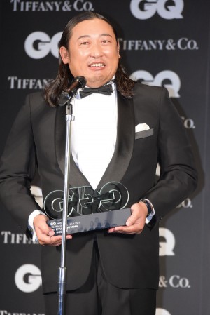 ロバート秋山、『GQ MEN OF THE YEAR 2017』授賞式・記者発表会に登壇