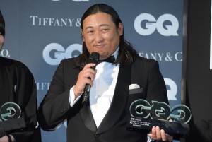 ロバート秋山、『GQ MEN OF THE YEAR 2017』授賞式・記者発表会に登壇