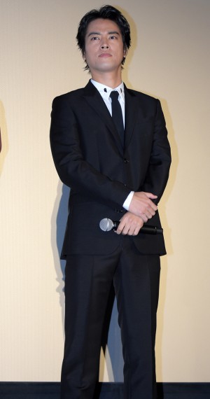 映画『火花』初日舞台挨拶に出席した桐谷健太