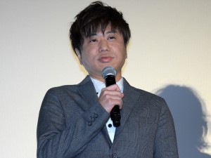 映画『火花』初日舞台挨拶に出席した2丁拳銃・川谷修士