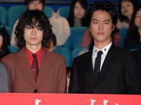 映画『火花』初日舞台挨拶に出席した菅田将暉と桐谷健太