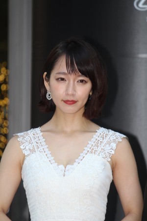 吉岡里帆、VOGUE JAPAN WOMEN OF THE YEAR 2017 授賞式（レッドカーペット）に登場