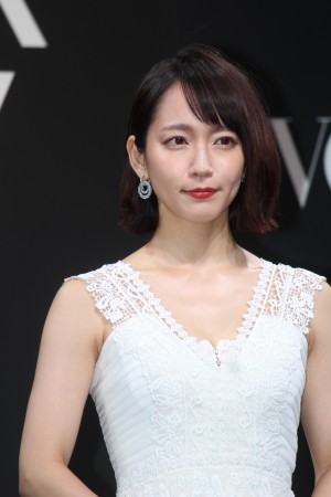 吉岡里帆、VOGUE JAPAN WOMEN OF THE YEAR 2017 授賞式・記者会見に登場