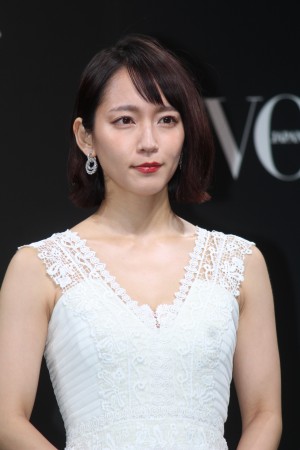 吉岡里帆、VOGUE JAPAN WOMEN OF THE YEAR 2017 授賞式・記者会見に登場