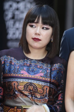 ブルゾンちえみ、VOGUE JAPAN WOMEN OF THE YEAR 2017 授賞式（レッドカーペット）に登場