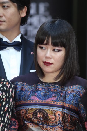 ブルゾンちえみ、VOGUE JAPAN WOMEN OF THE YEAR 2017 授賞式（レッドカーペット）に登場