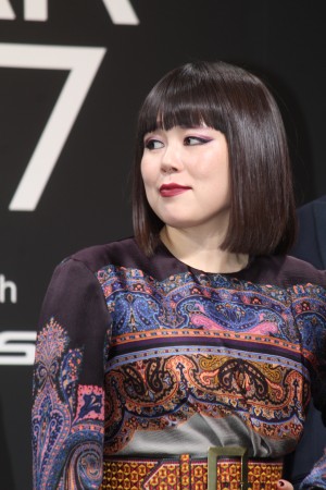 ブルゾンちえみ、VOGUE JAPAN WOMEN OF THE YEAR 2017 授賞式・記者会見に登場