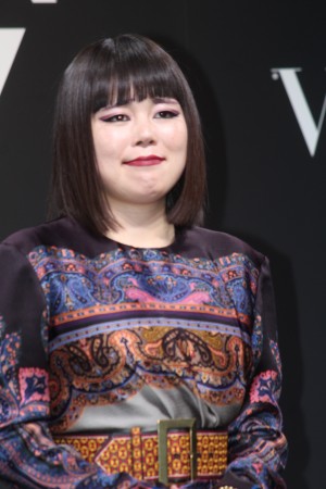 ブルゾンちえみ、VOGUE JAPAN WOMEN OF THE YEAR 2017 授賞式・記者会見に登場