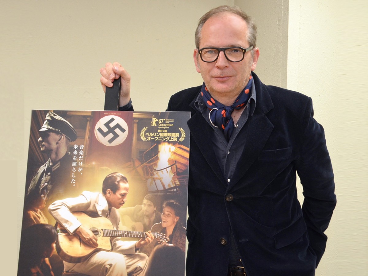 『永遠のジャンゴ』監督、天才ギタリストの生き様を通しロマ民族の暗黒時代に迫る
