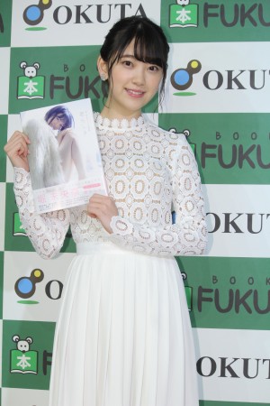 堀未央奈、『堀未央奈1st写真集 君らしさ』発売記念お渡し会に登場