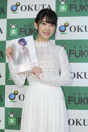 堀未央奈、『堀未央奈1st写真集 君らしさ』発売記念お渡し会に登場