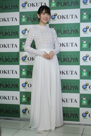 堀未央奈、『堀未央奈1st写真集 君らしさ』発売記念お渡し会に登場