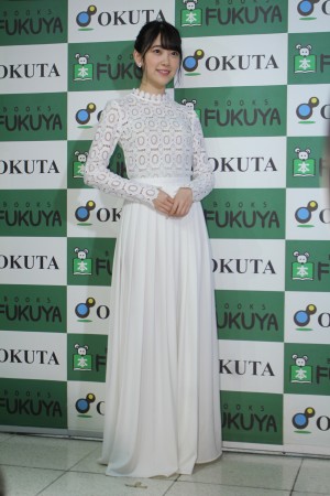 堀未央奈、『堀未央奈1st写真集 君らしさ』発売記念お渡し会に登場