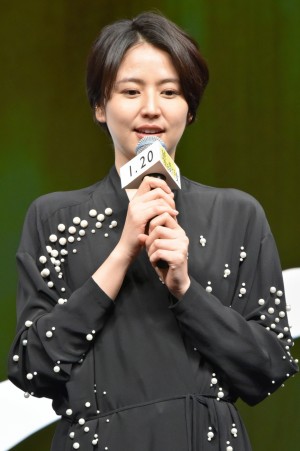 長澤まさみ、『嘘を愛する女』完成披露舞台挨拶に登壇