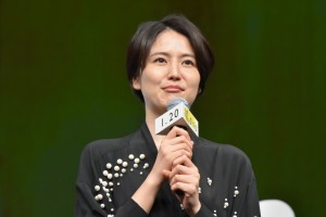 長澤まさみ、『嘘を愛する女』完成披露舞台挨拶に登壇