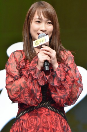川栄李奈、『嘘を愛する女』完成披露舞台挨拶に登壇