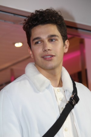 オースティン・マホーン、Samantha Thavasa が贈る『スペシャルクリスマス EVENT』に登場