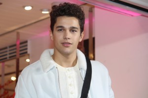 オースティン・マホーン、Samantha Thavasa が贈る『スペシャルクリスマス EVENT』に登場