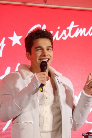 オースティン・マホーン、Samantha Thavasa が贈る『スペシャルクリスマス EVENT』に登場