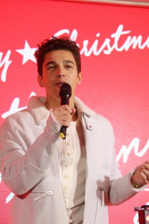 オースティン・マホーン、Samantha Thavasa が贈る『スペシャルクリスマス EVENT』に登場