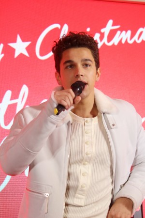 オースティン・マホーン、Samantha Thavasa が贈る『スペシャルクリスマス EVENT』に登場