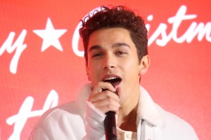 オースティン・マホーン、Samantha Thavasa が贈る『スペシャルクリスマス EVENT』に登場