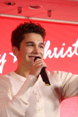 オースティン・マホーン、Samantha Thavasa が贈る『スペシャルクリスマス EVENT』に登場