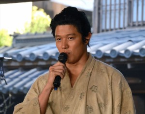 鈴木亮平、大河ドラマ主演 バトンタッチセレモニーに登場