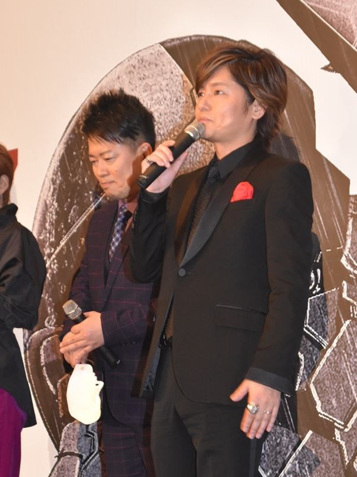 森久保祥太郎、「マジン・ゴー」決めて大満足　『マジンガーZ』特注ケーキでお祝い