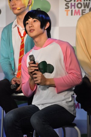 赤澤遼太郎、舞台「おそ松さん on STAGE ～SIX MEN’S SHOW TIME 2～」 公開記者会見に登壇