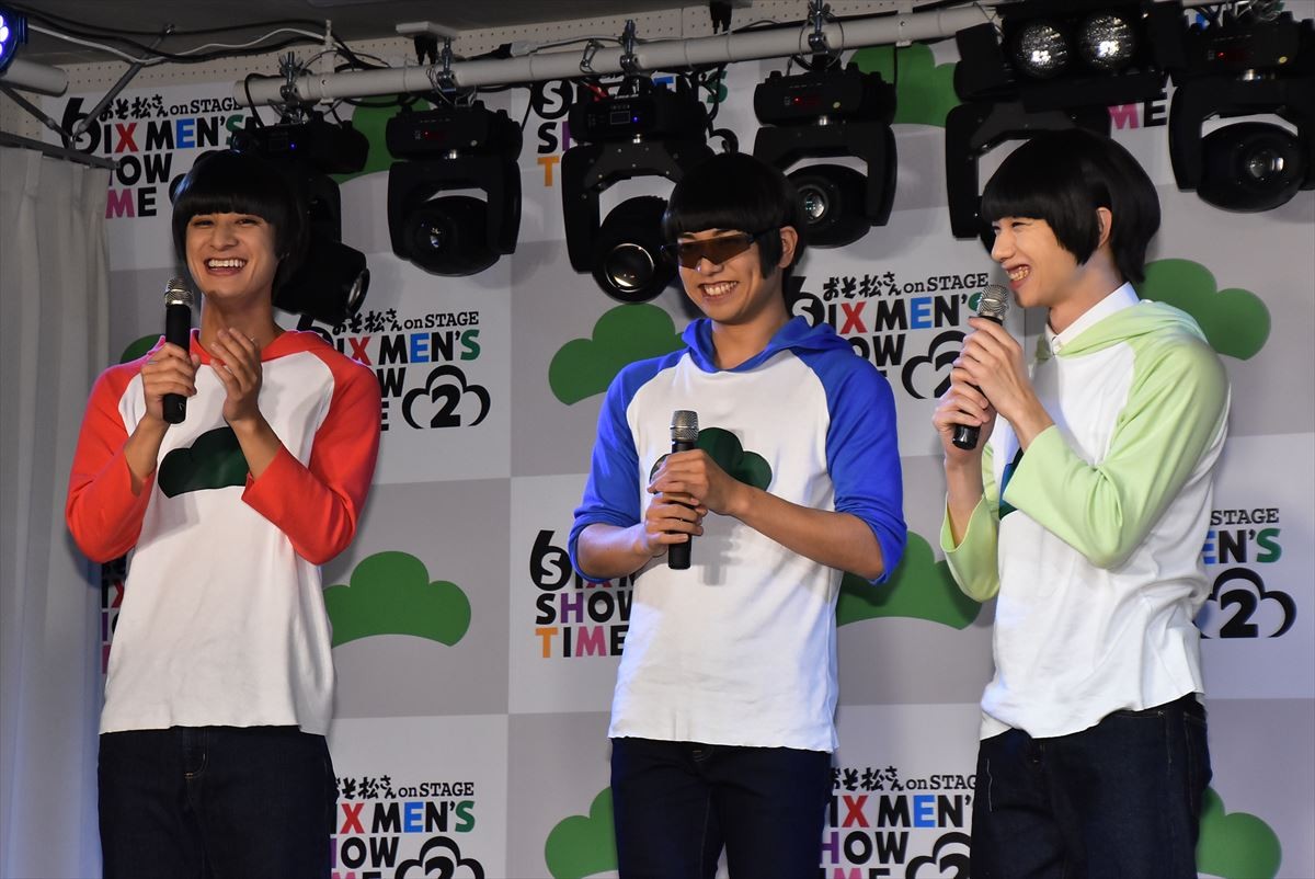 舞台『おそ松さん』続編、6つ子＆F6キャスト勢揃い　1年ぶりでもチームワーク抜群