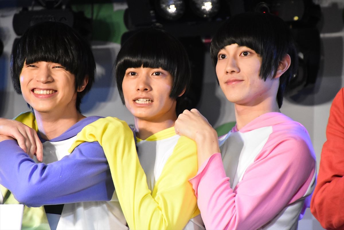 舞台『おそ松さん』続編、6つ子＆F6キャスト勢揃い　1年ぶりでもチームワーク抜群