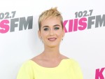 ケイティ・ペリーと大司教、修道院購入を巡り990万ドルの損害補償金を獲得