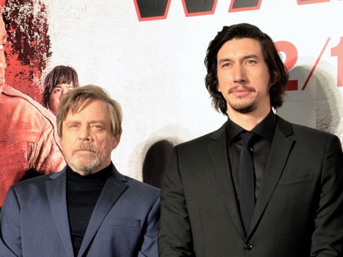 マーク・ハミル&アダム・ドライバー、『スター・ウォーズ/最後のジェダイ』レッドカーペット・イベントに登場