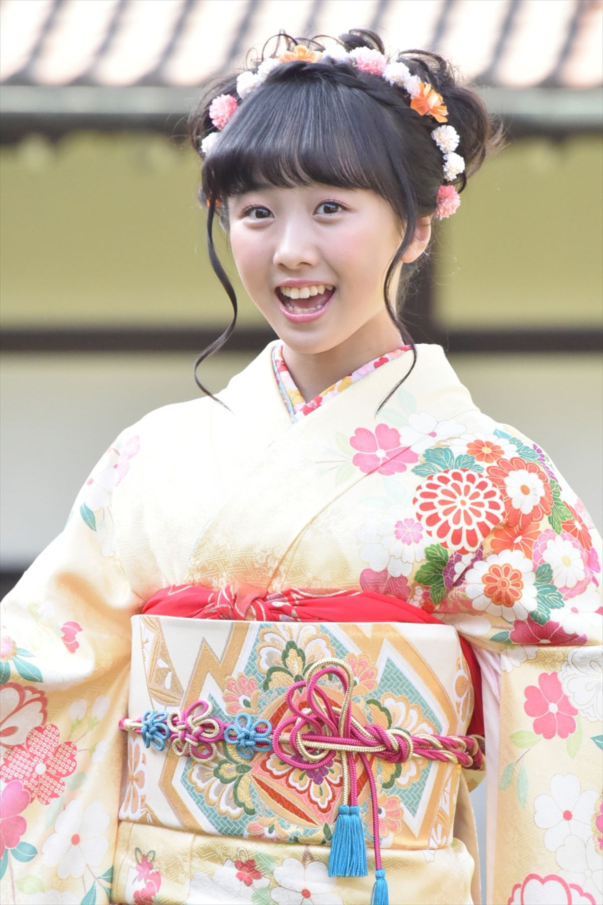 剛力彩芽、今年の一文字は“楽”　藤田ニコルは“ヤバイ”の“八”!?　