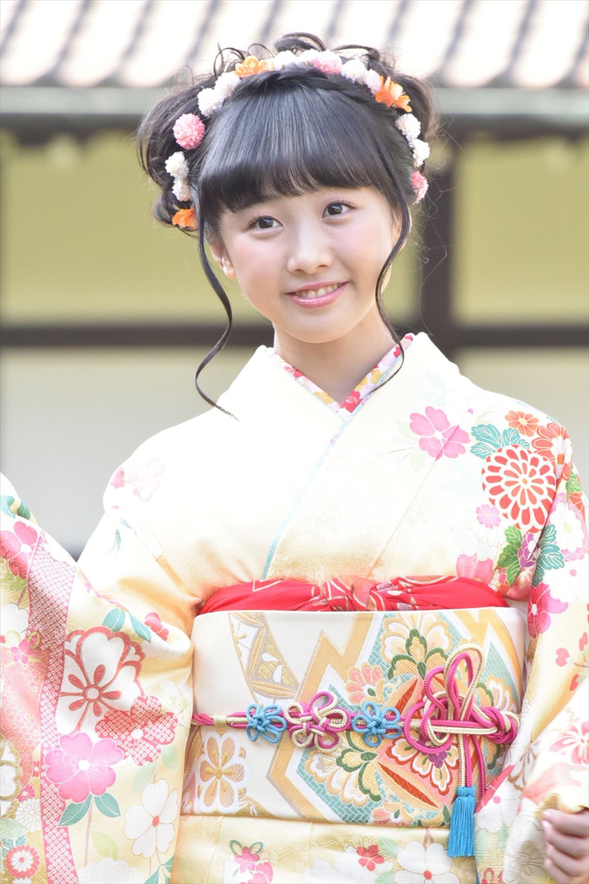 剛力彩芽、今年の一文字は“楽”　藤田ニコルは“ヤバイ”の“八”!?　