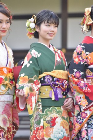 小芝風花、2018年オスカープロモーション晴れ着撮影会に登場