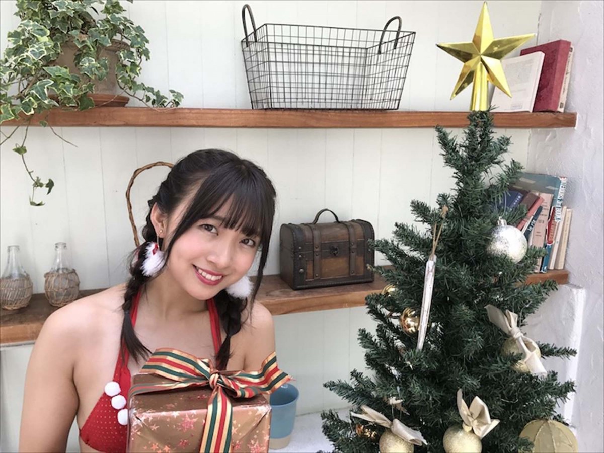 スパガ・浅川＆渡邉＆内村がビキニサンタに！　ひと足早いクリスマスグラビア公開