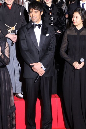 阿部寛、『祈りの幕が下りる時』日本橋レッドカーペットイベントに登場