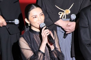 田中麗奈、『祈りの幕が下りる時』日本橋レッドカーペットイベントに登場