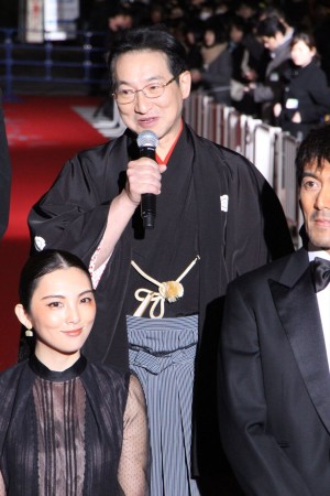 春風亭昇太、『祈りの幕が下りる時』日本橋レッドカーペットイベントに登場